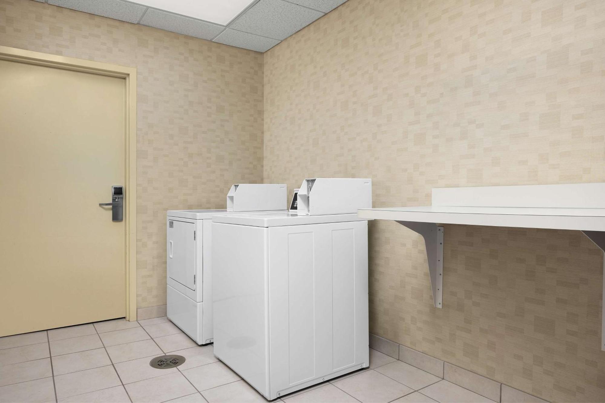 Hampton Inn Syracuse Clay Liverpool Esterno foto